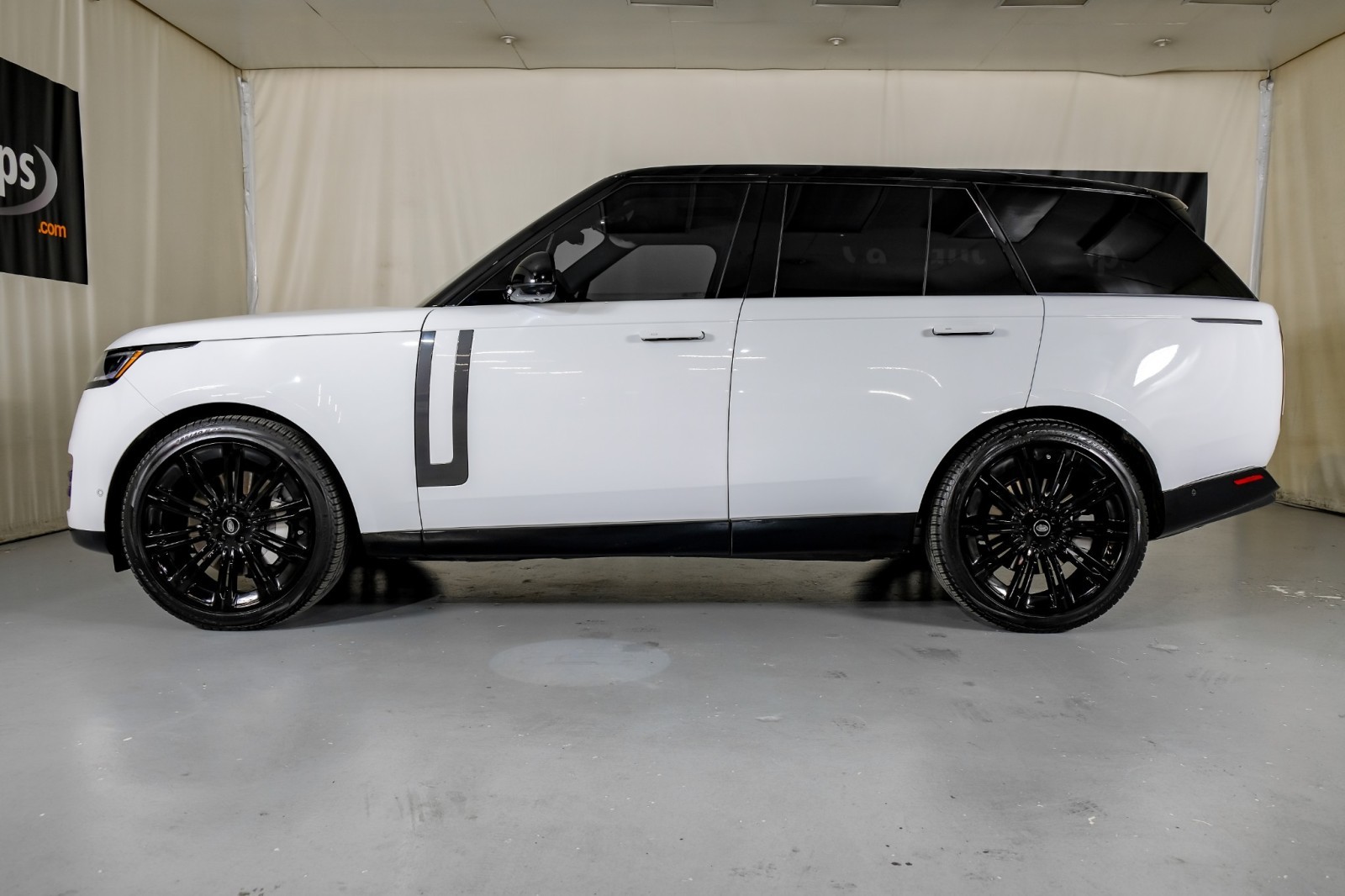 2024 Land Rover Range Rover SE 11