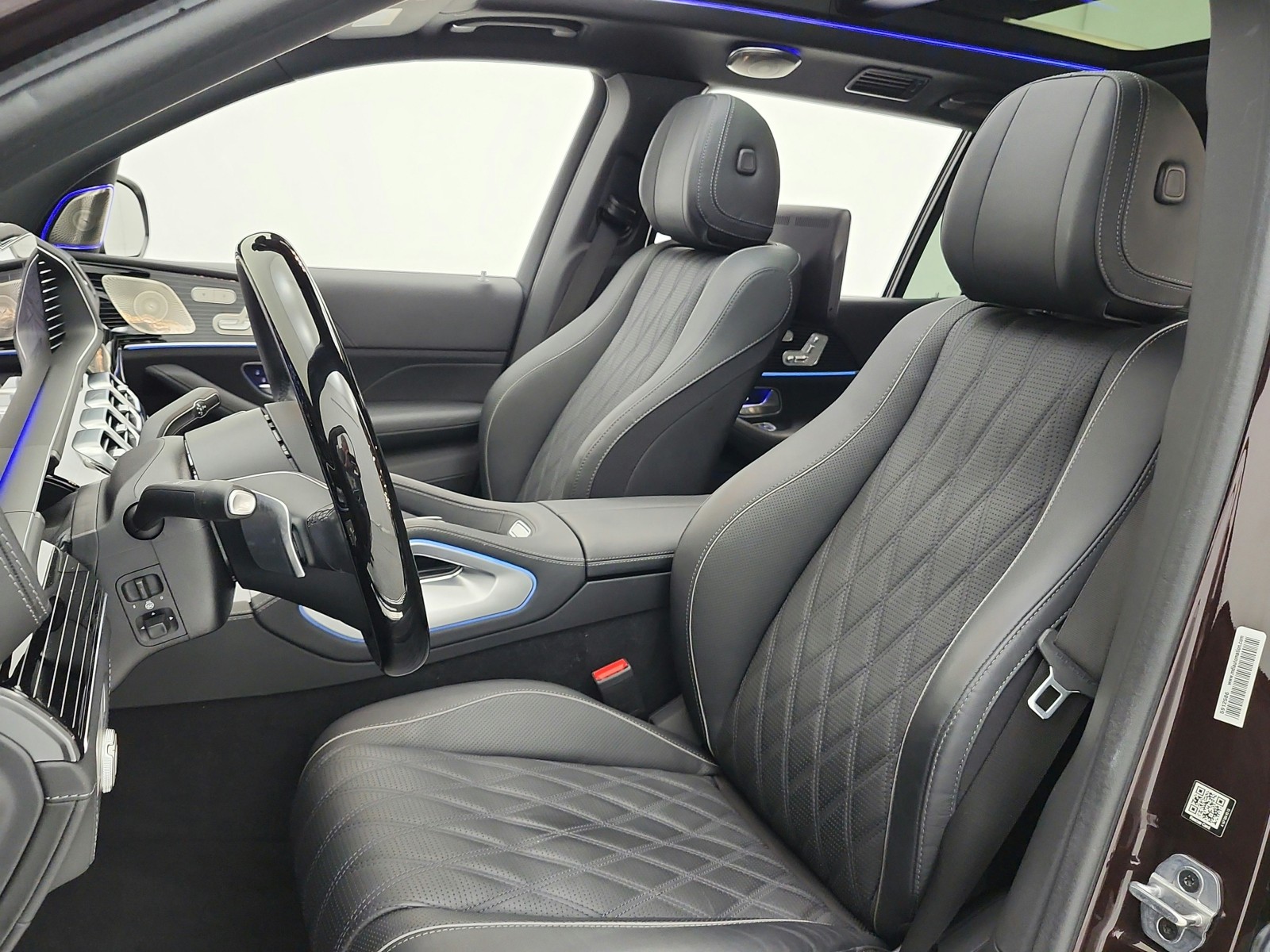 Certified Used 2024 Obsidian Black/Rubelite Red Mercedes-Benz Maybach GLS 600 4MATIC® SUV image 10