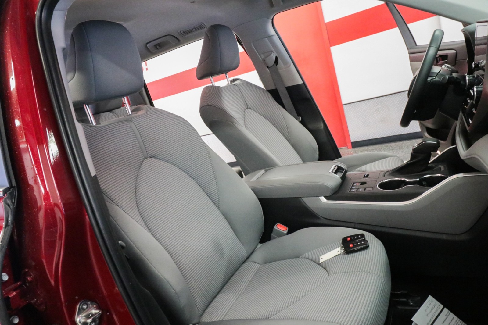 Used Car 2023 Toyota Highlander  Le For Sale Under $35,000 In Austin, Texas