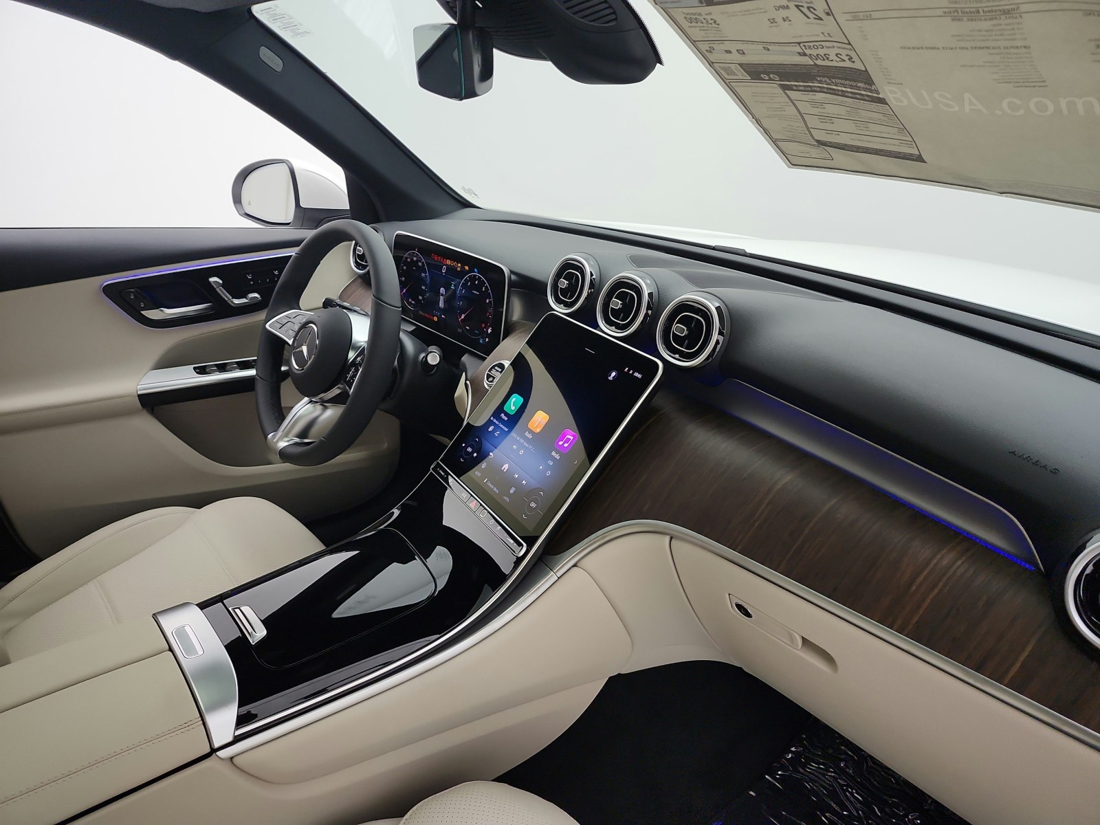 New 2026 Polar White Mercedes-Benz GLC 300 SUV image 14