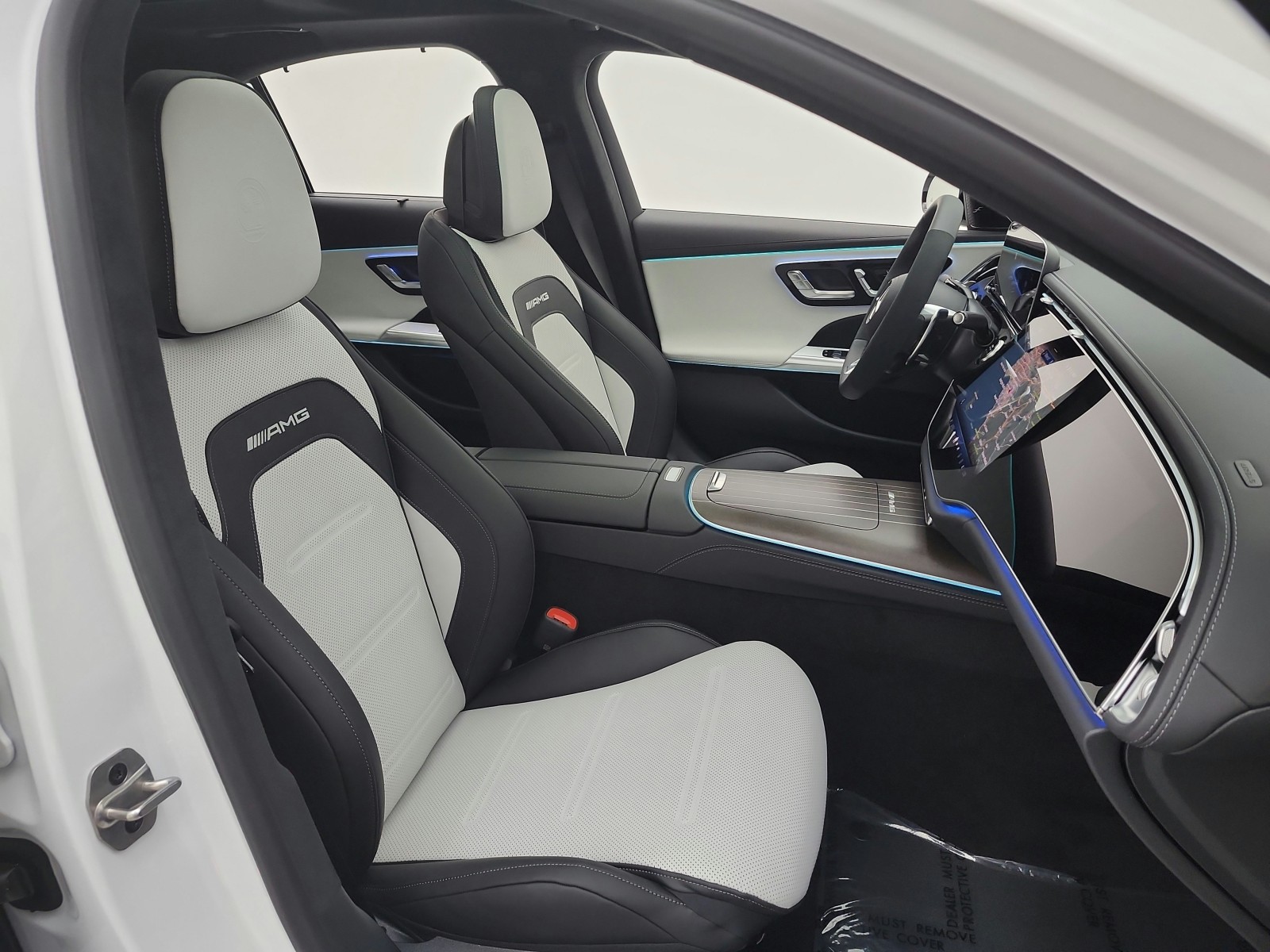 New 2026 MANUFAKTUR Moonlight White Metallic Mercedes-Benz AMG® E 53 E 4MATIC+ Sedan image 13