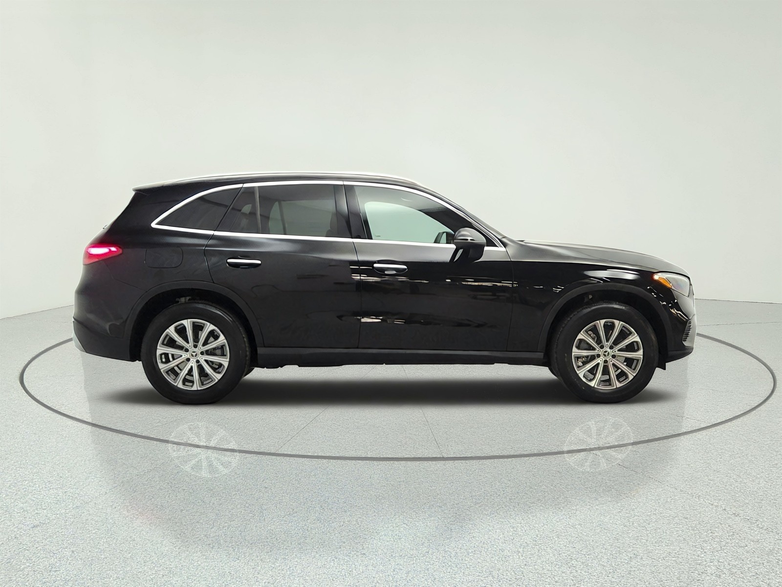Used 2023 Black Mercedes-Benz GLC 300 SUV image 4