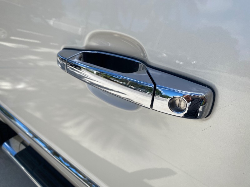 2013 Cadillac Escalade Luxury 1 OWNER LOW MILES 70,251 in ,