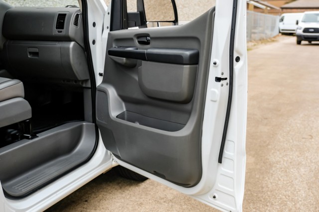 2019 Nissan NV Cargo S 33