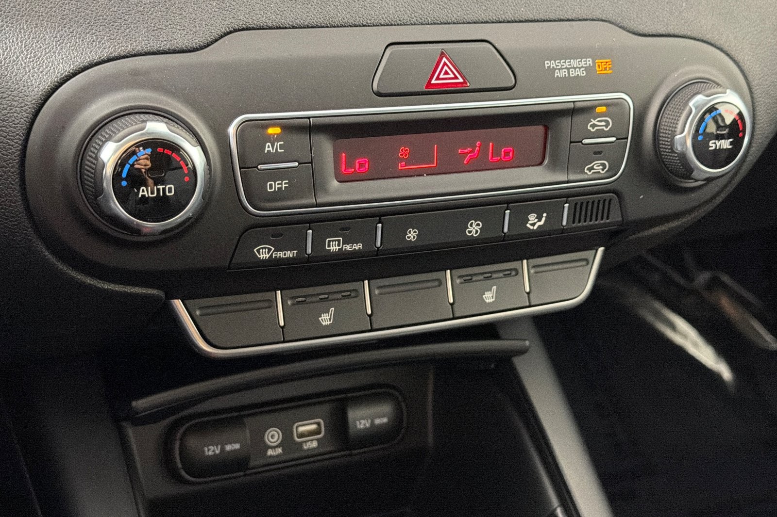 Used 2019 GRAVITY GREY Kia L FWD image 19