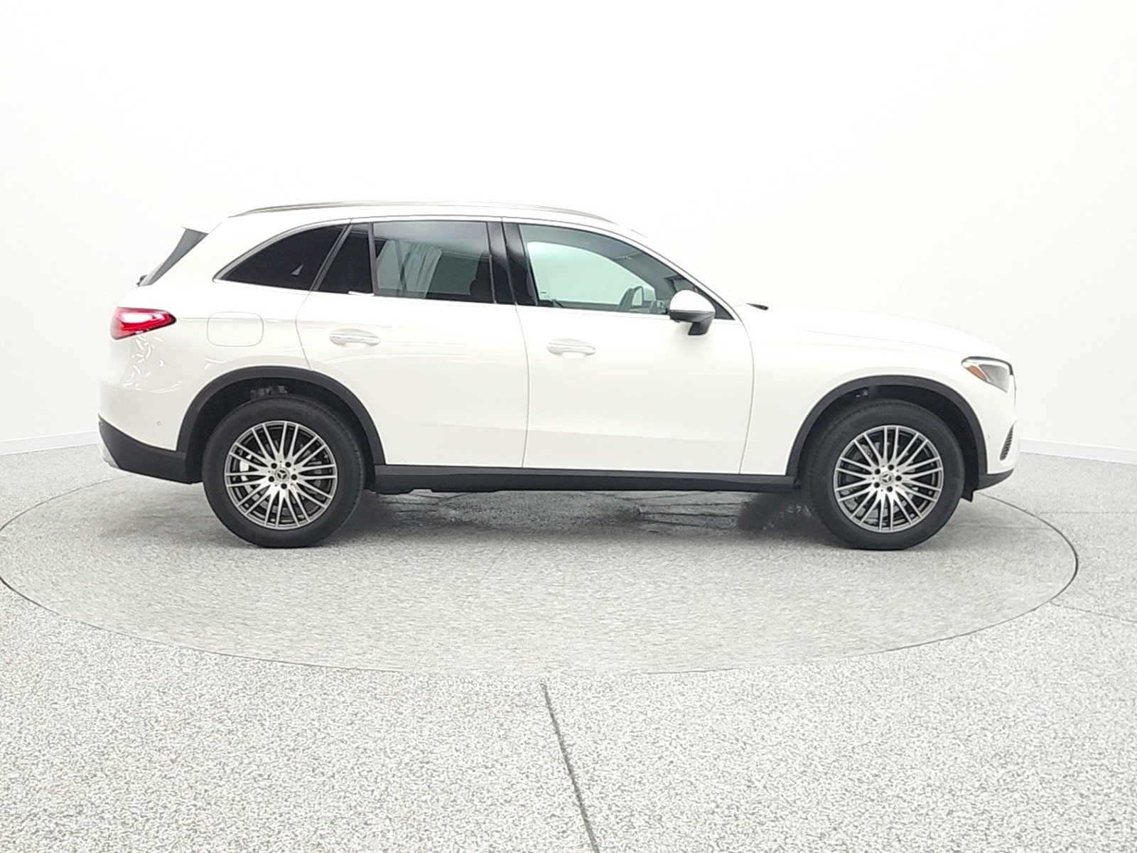 Certified Used 2025 Polar White Mercedes-Benz GLC 300 SUV image 4