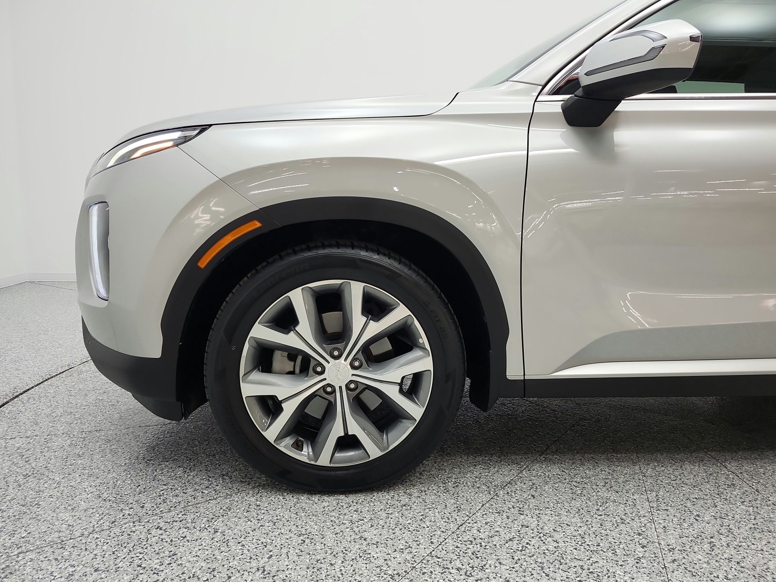 Used 2022 Typhoon Silver Hyundai SEL AWD image 22