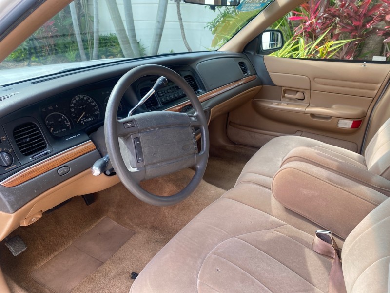 1995 Ford Crown Victoria LOW MILES 43,331 in , 