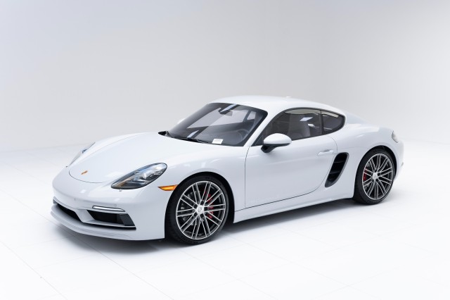 2025  718 Cayman S in , 