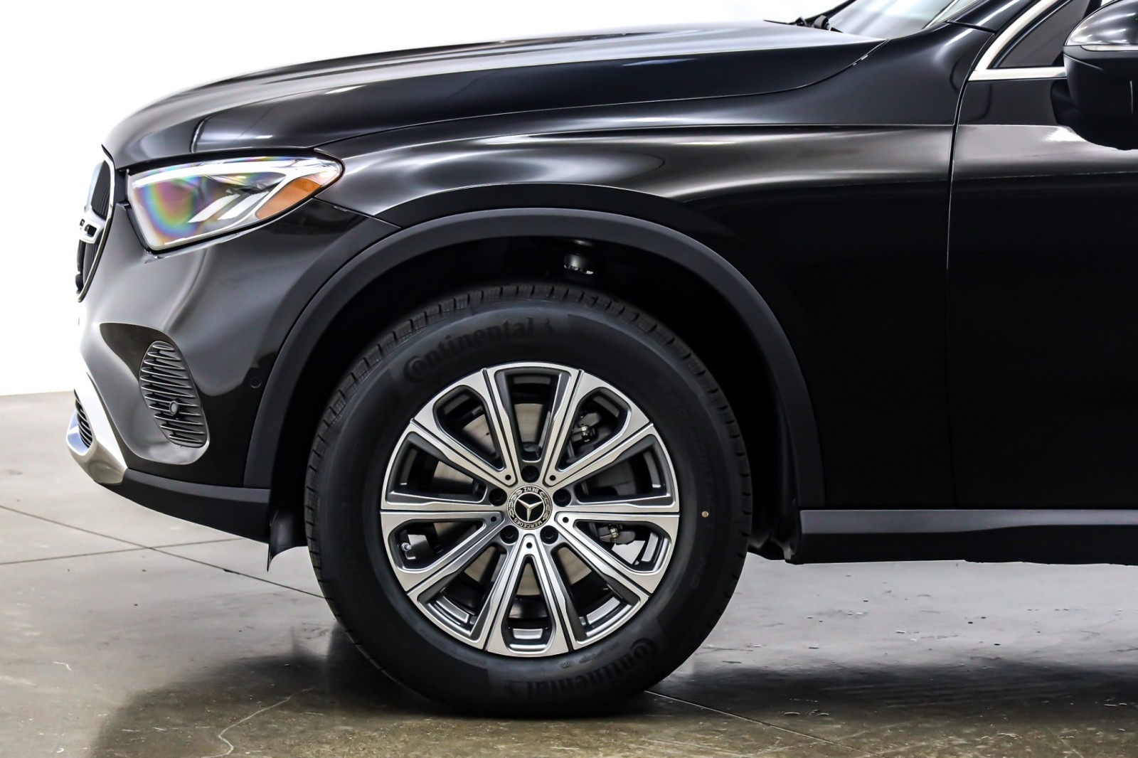 New 2026 Black Mercedes-Benz GLC 300 image 10