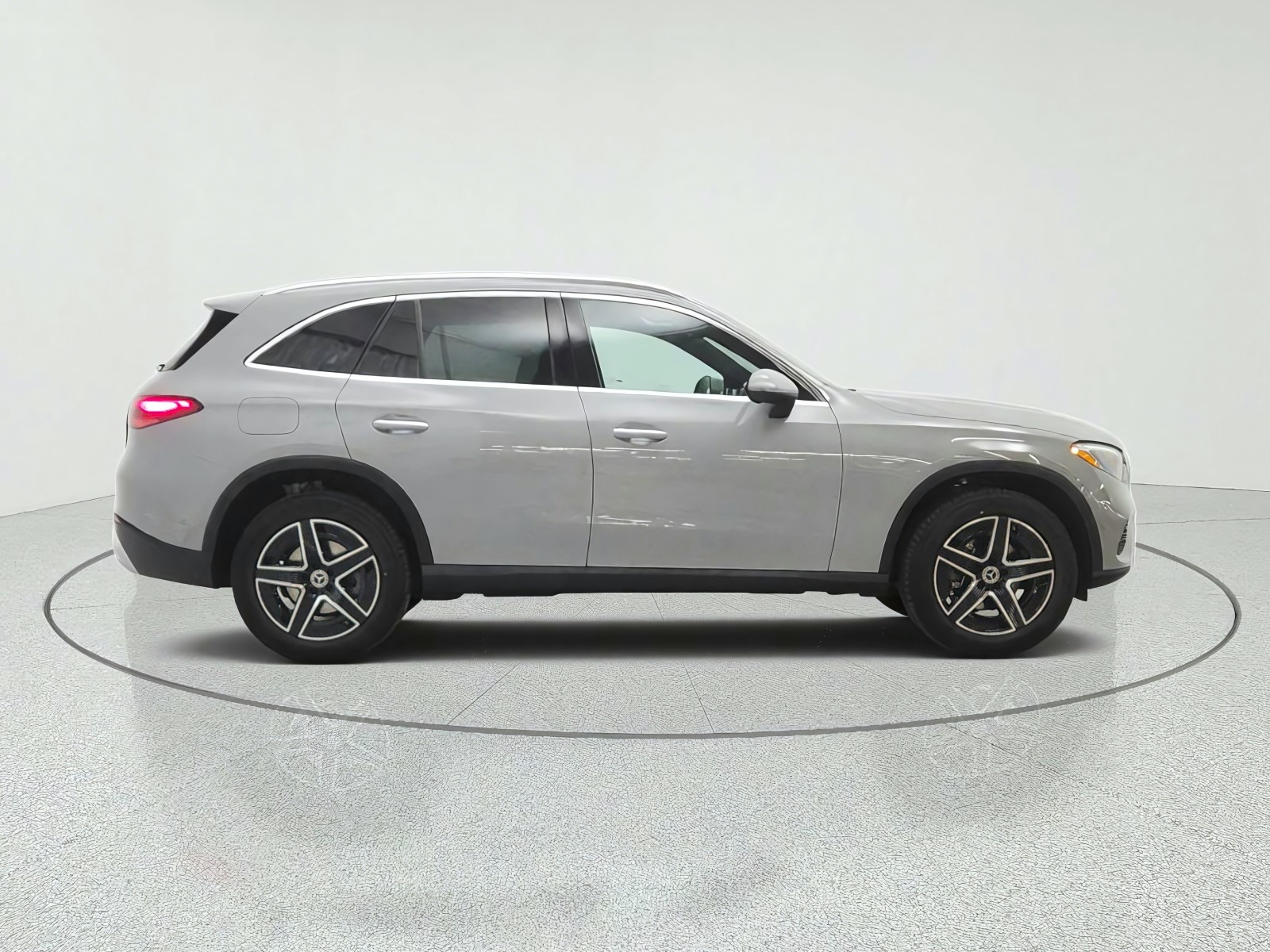 New 2027 MANUFAKTUR Alpine Grey Mercedes-Benz GLC 300 SUV image 4