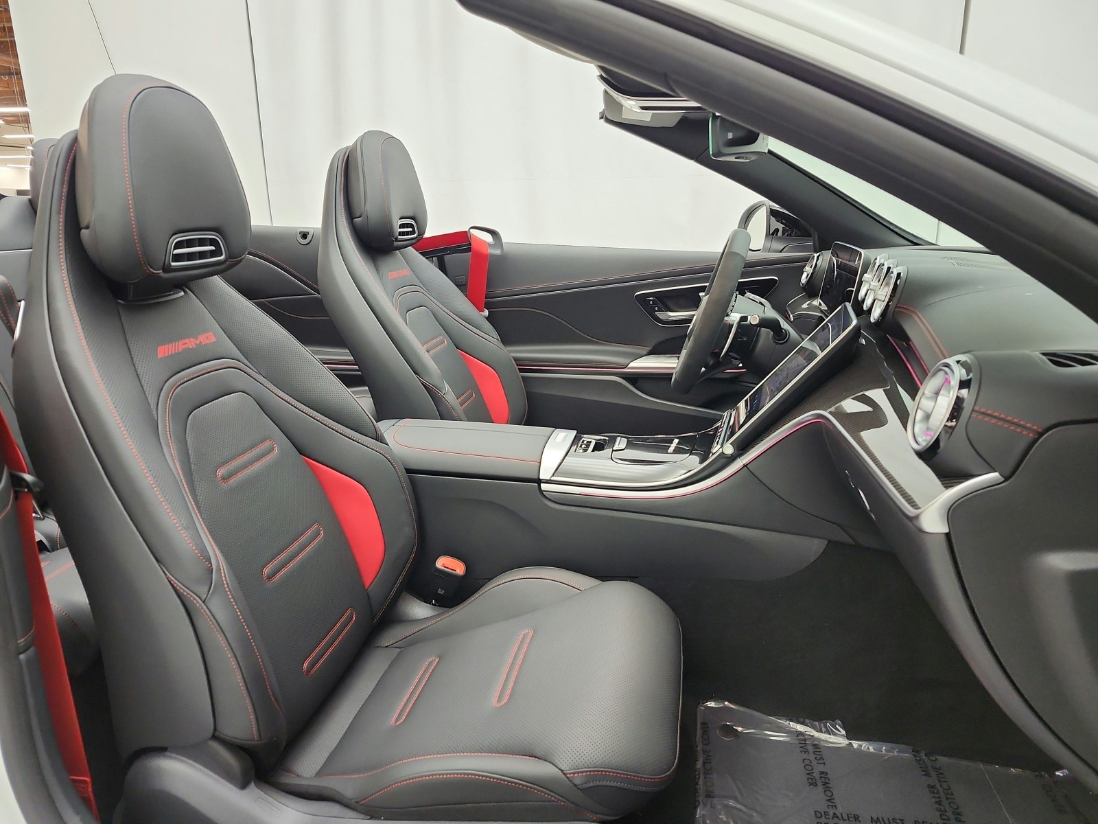 New 2027 MANUFAKTUR Moonlight White Metallic Mercedes-Benz AMG® CLE 53 4MATIC+ Cabriolet image 15