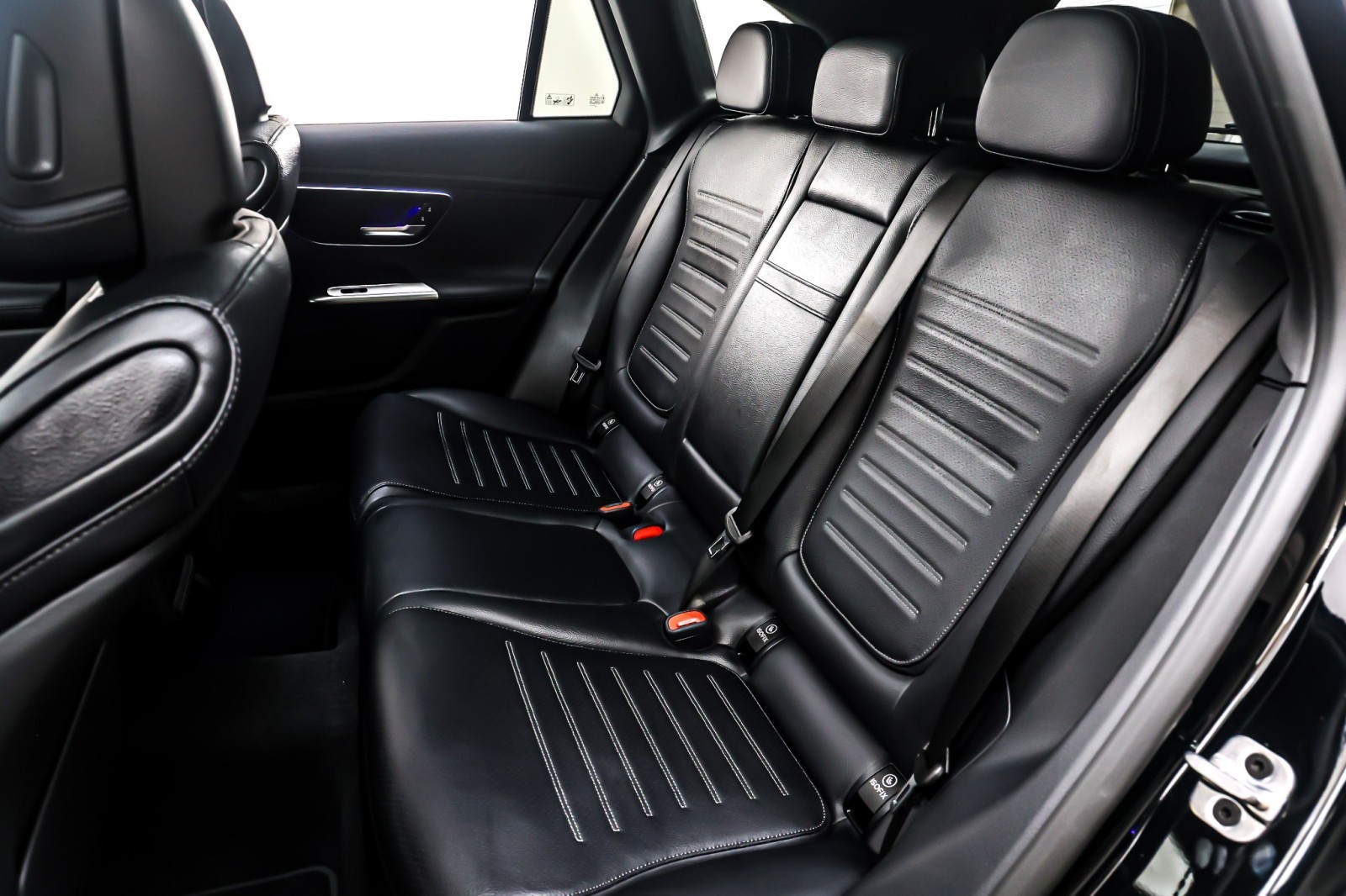 New 2026 Black Mercedes-Benz GLC 300 image 8