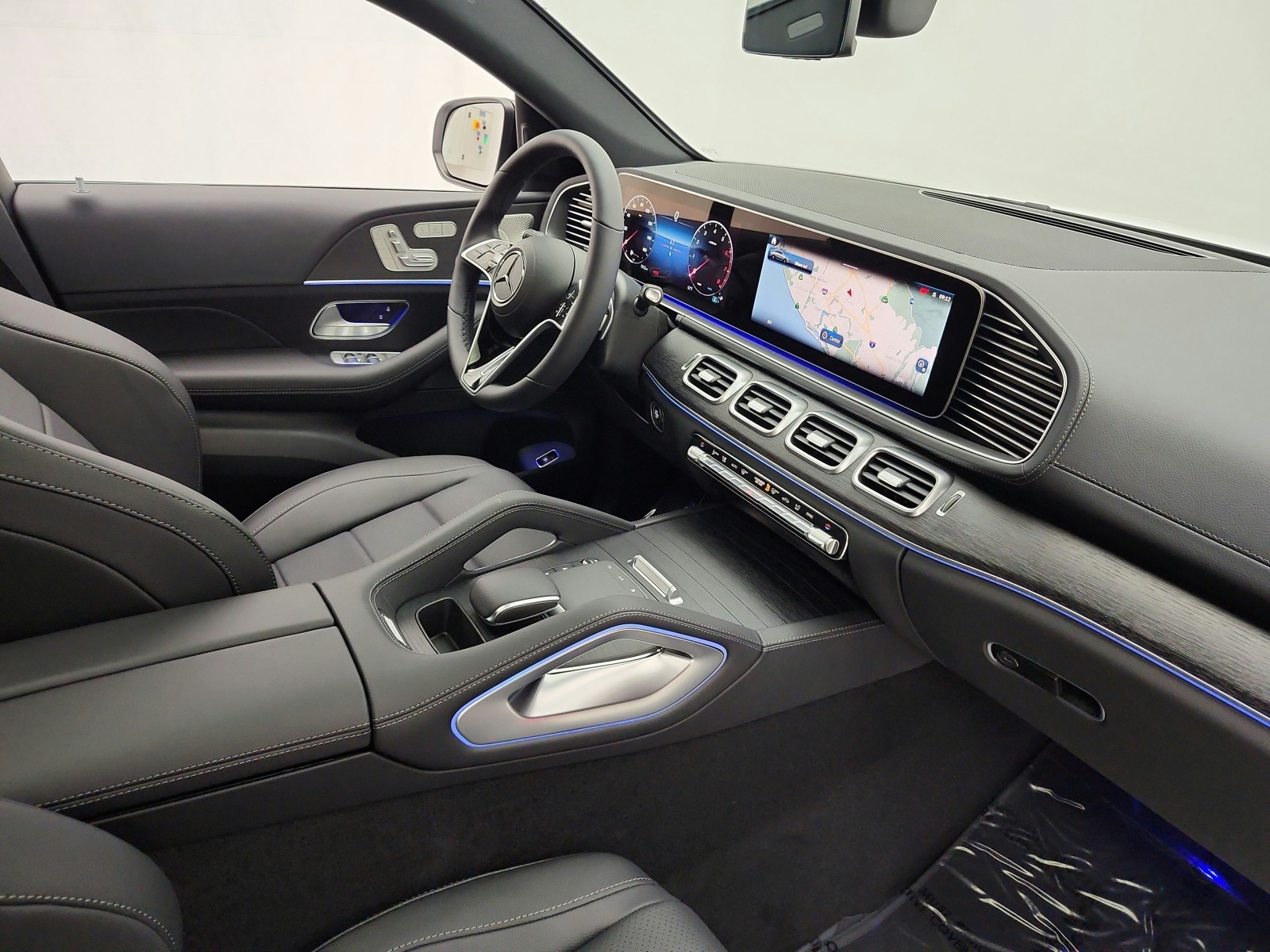 New 2026 MOONLIGHT WHITE Mercedes-Benz GLE 450 4MATIC® Coupe image 13