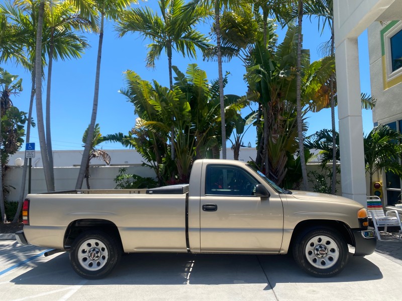 2005 GMC Sierra 1500 LOW MILES 83837 AC NO ACCIDENTS in ,