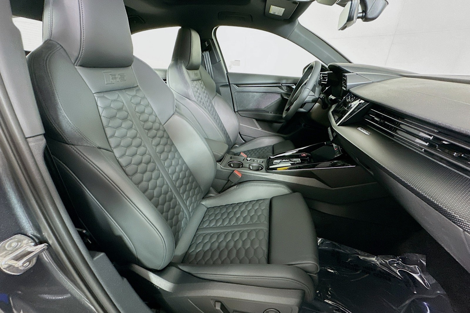 New 2026 Daytona Gray Pearl Effect Audi  image 8