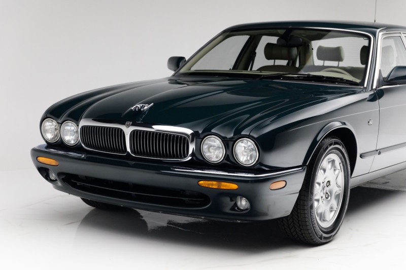 2000 Jaguar XJ8L L in , 