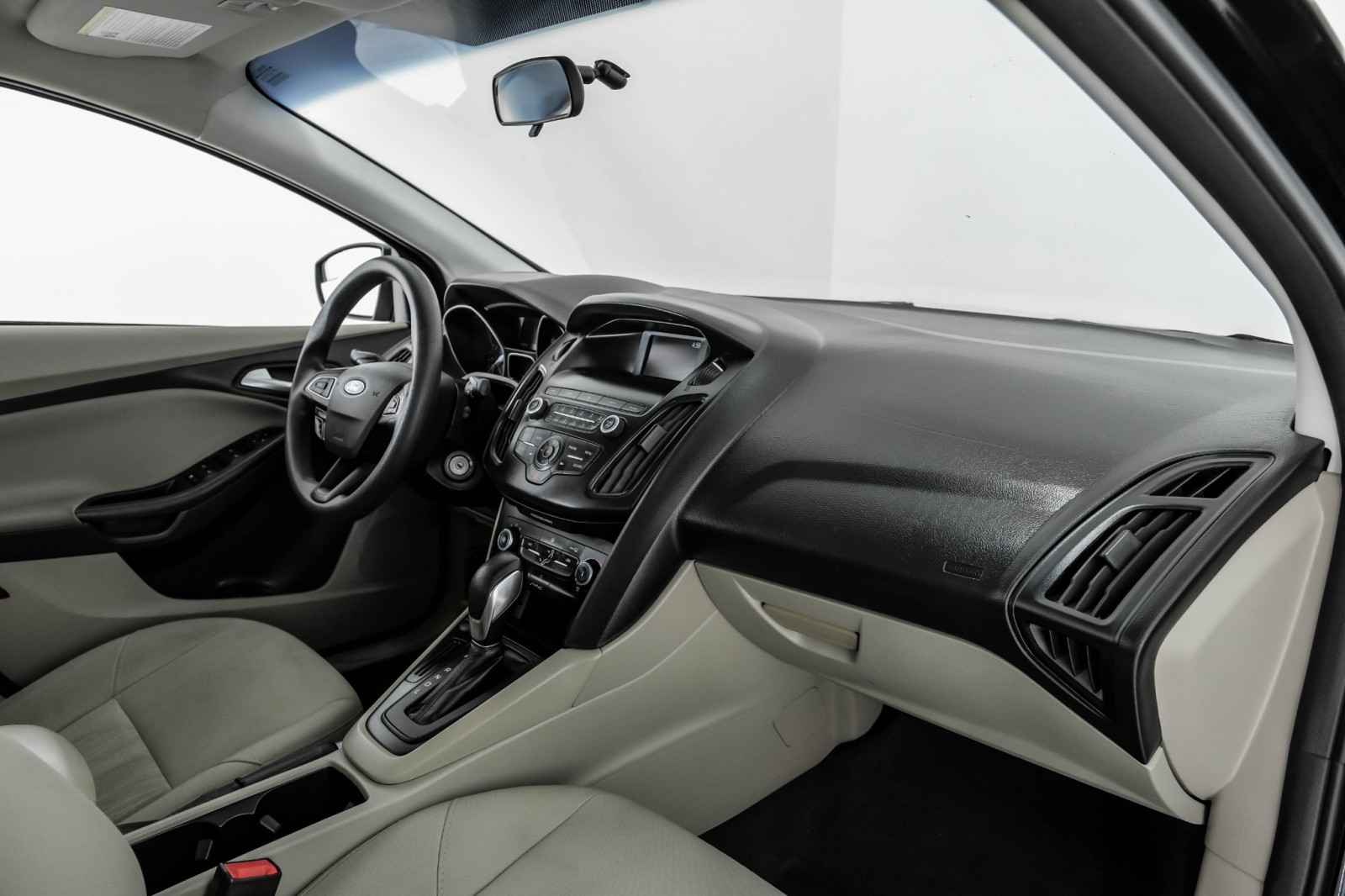 2018 Ford Focus SE AUTOMATIC REAR CAMERA BLUETOOTH CRUISE CONTROL  16