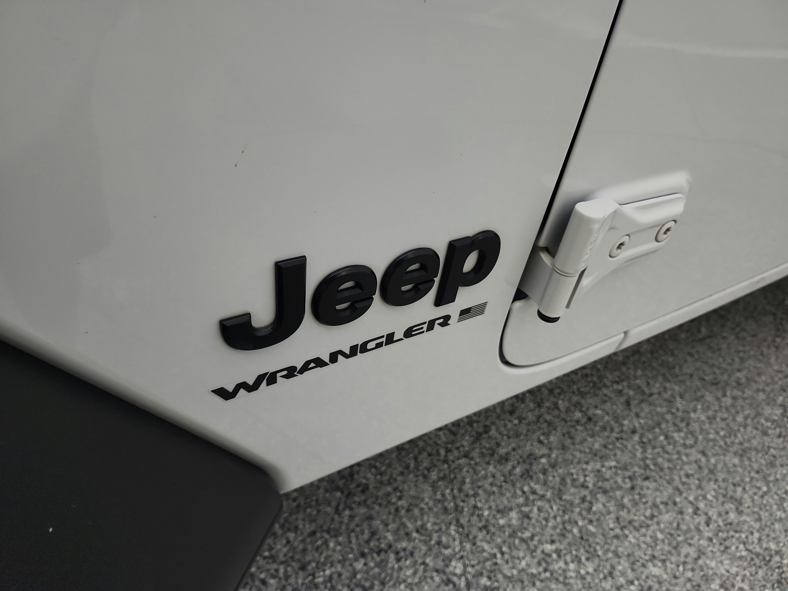 Used 2024 Bright White Clearcoat Jeep Sport S image 22