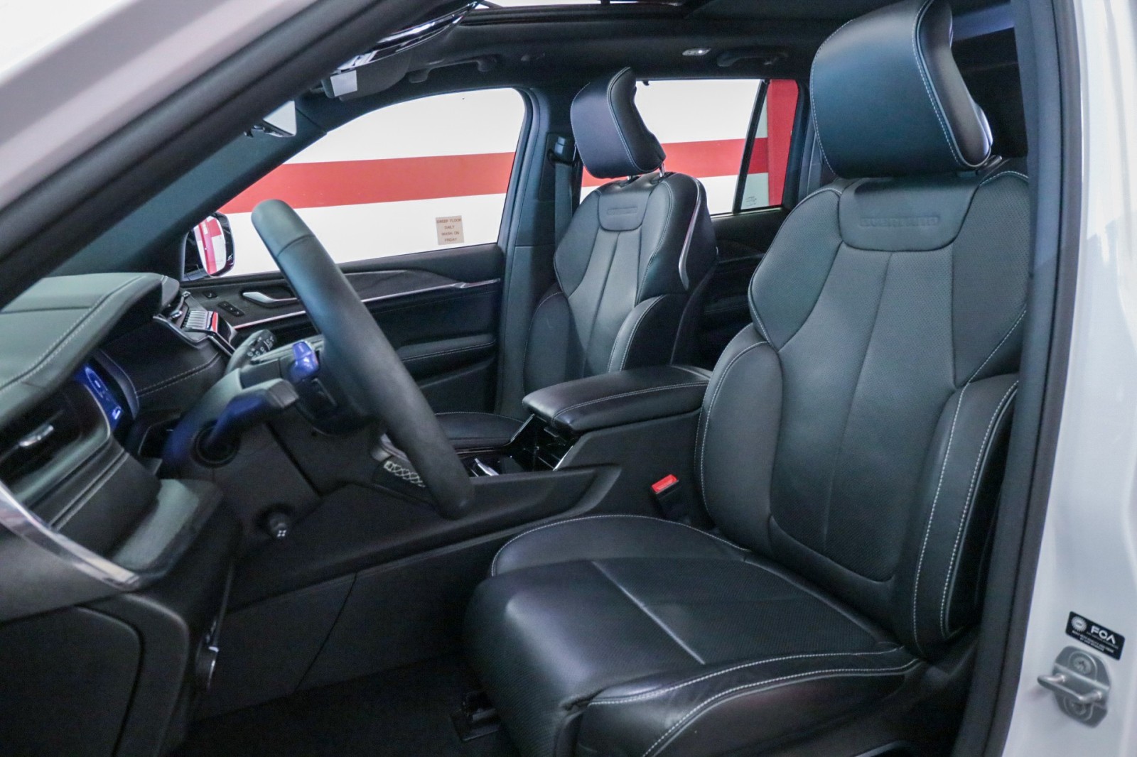 Used Car 2023 Jeep Grand Cherokee  Overland For Sale Under $50,000 In Austin, Texas