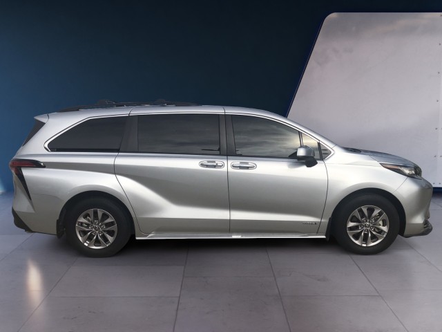 2021 Toyota Sienna XLE 6