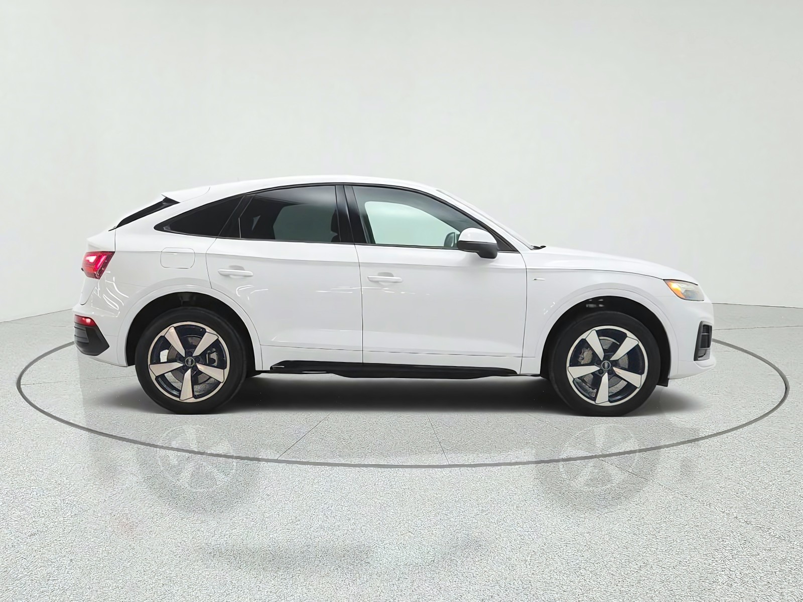 Used 2023 Glacier White Metallic Audi S line Premium Plus image 4
