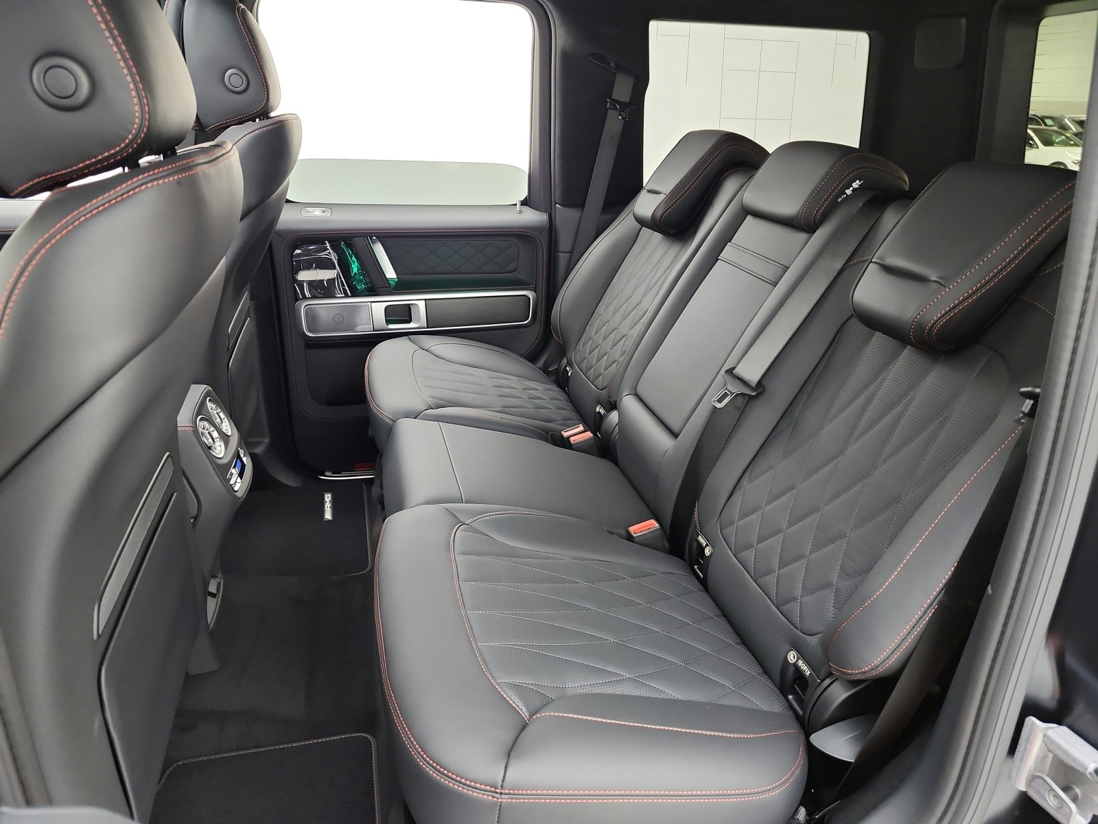 New 2027 MANUFAKTUR Night Black magno Mercedes-Benz G 580e SUV image 11