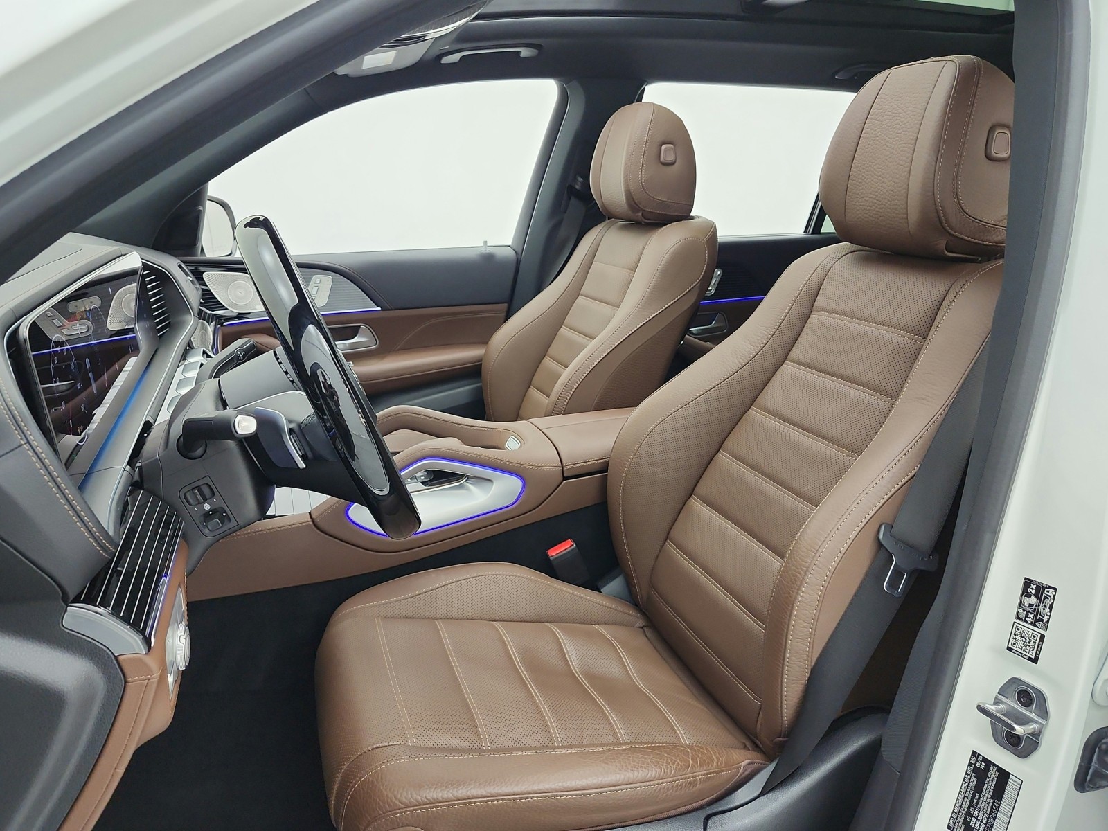 Used 2024 MANUFAKTUR Diamond White Metallic Mercedes-Benz GLS 450 4MATIC® SUV image 14