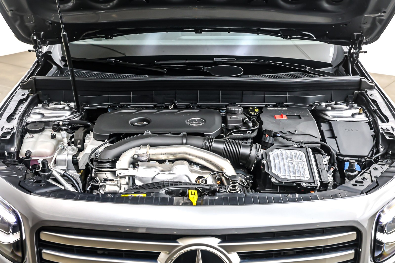 New 2026 Mountain Grey Metallic Mercedes-Benz GLB 250 image 11