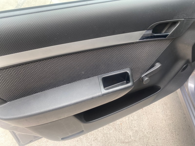 2011 Chevrolet Aveo LS LOW MILES 18,766 in , 