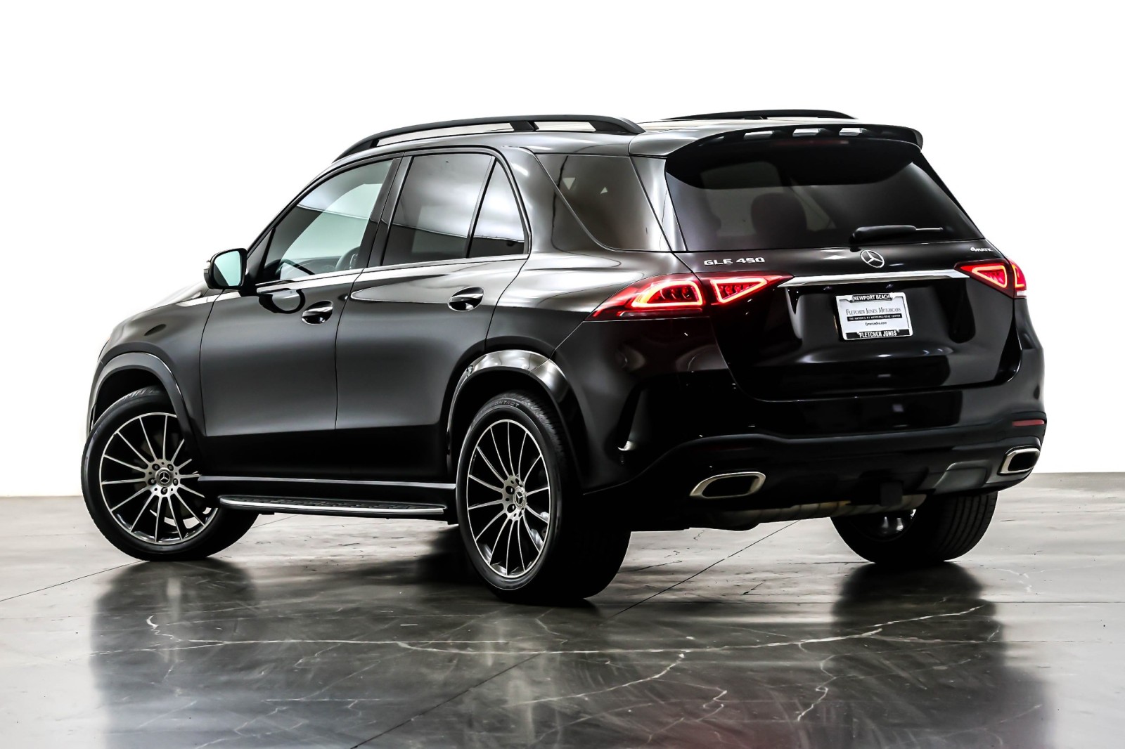 Certified Used 2022 Obsidian Black Metallic Mercedes-Benz GLE 450 4MATIC® SUV image 12