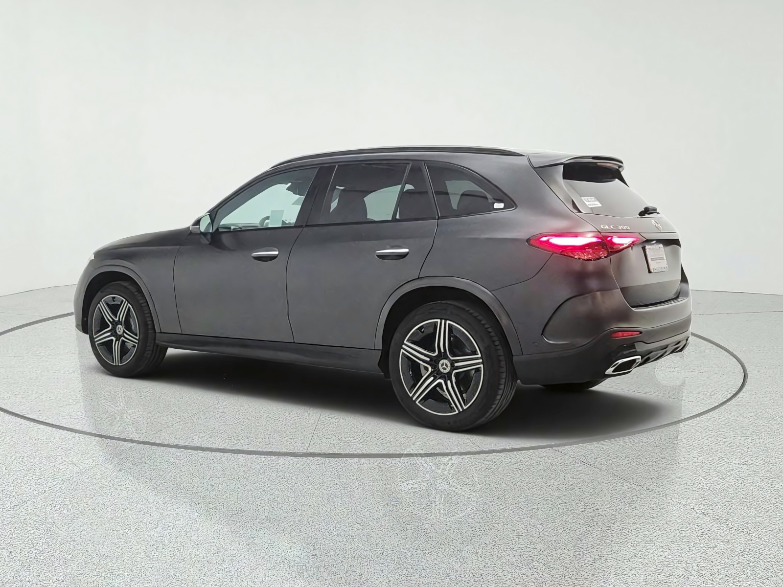 New 2026 MANUFAKTUR Graphite Grey Magno Mercedes-Benz GLC 300 4MATIC® SUV image 7