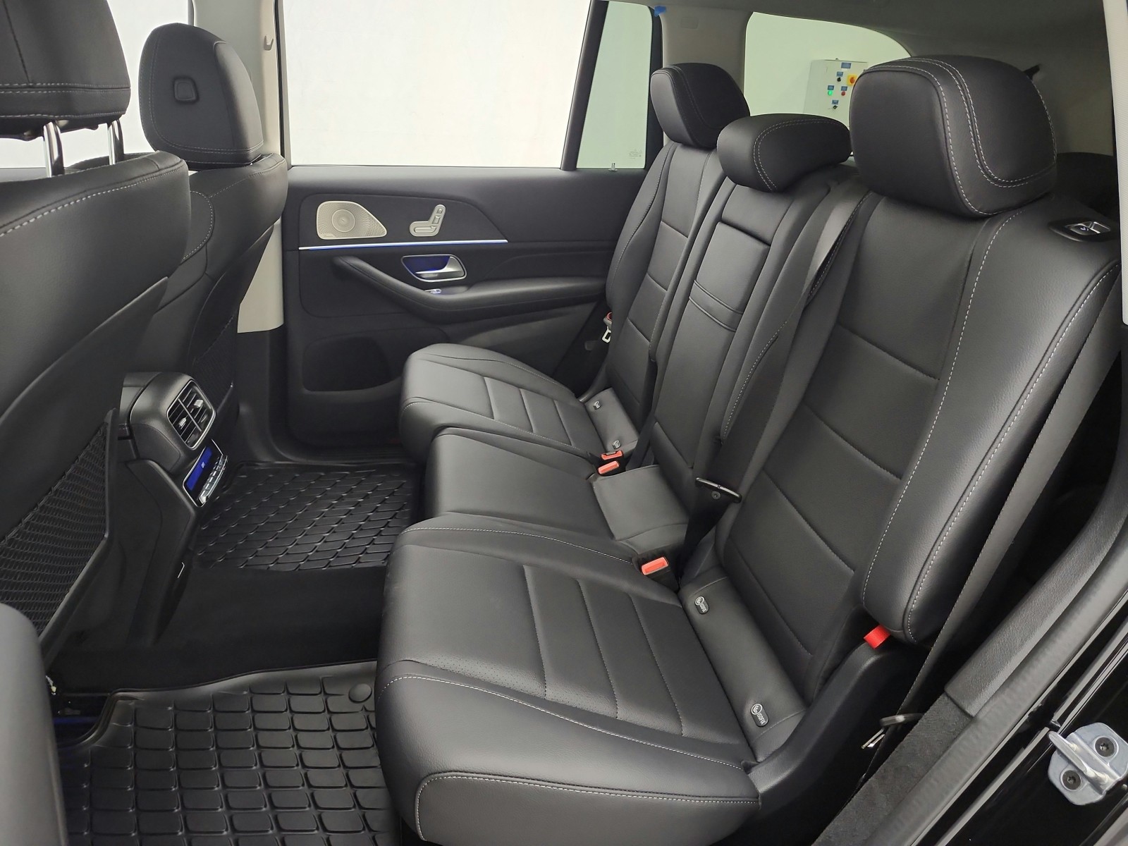 New 2026 Obsidian Black Metallic Mercedes-Benz GLS 450 image 11