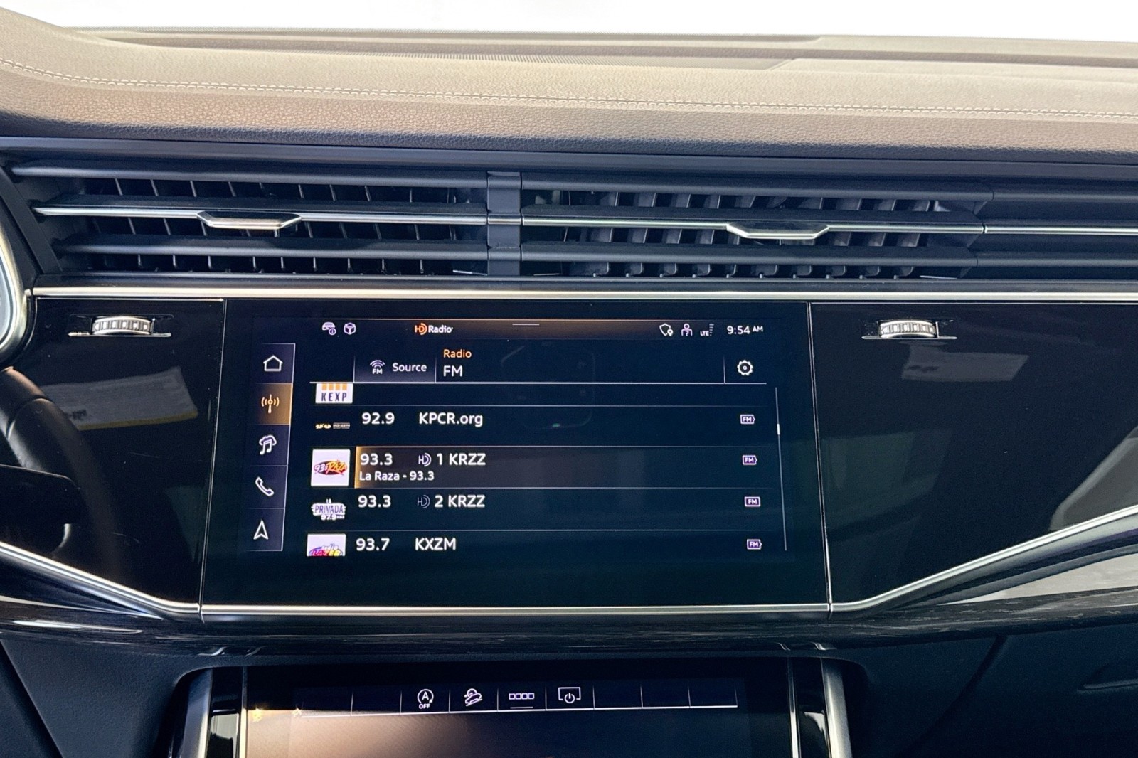 Used 2025 Carrara White Audi Premium Plus image 15