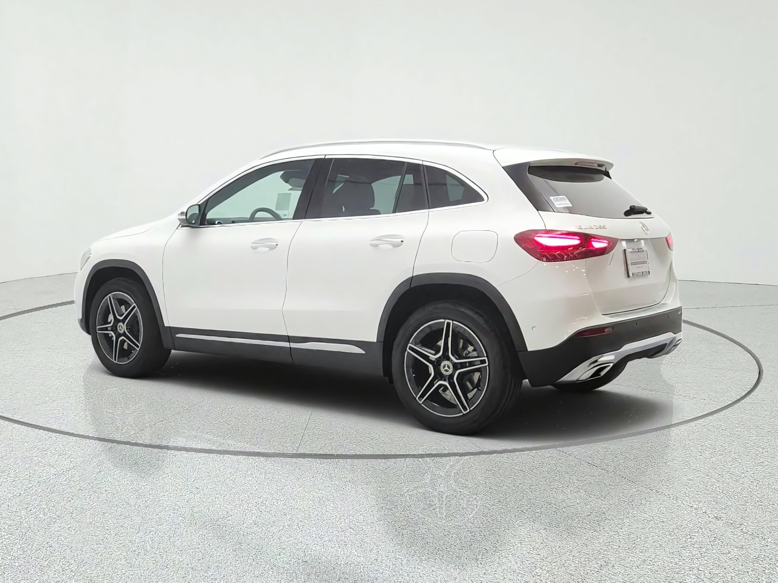 New 2026 Polar White Mercedes-Benz GLA 250 SUV image 7