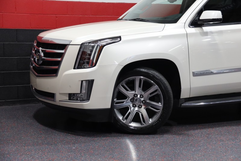 2015 Cadillac Escalade ESV Luxury 4WD 4dr SUV in , 