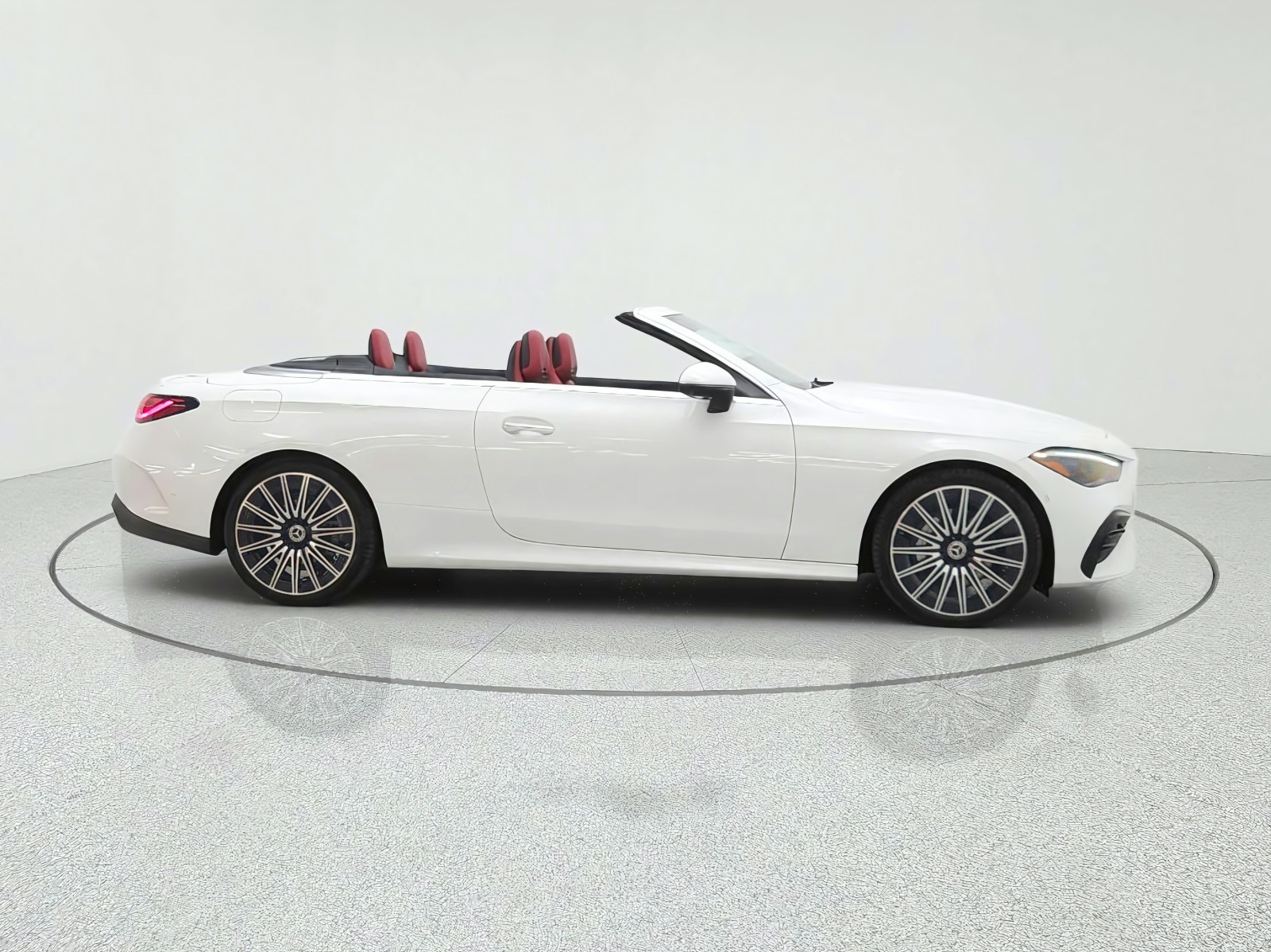 New 2026 MANUFAKTUR Moonlight White Metallic Mercedes-Benz CLE 300 4MATIC® Cabriolet image 4
