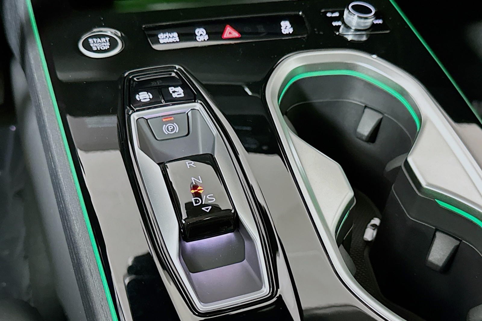 New 2026 Glacier White Metallic Audi Premium Plus image 7