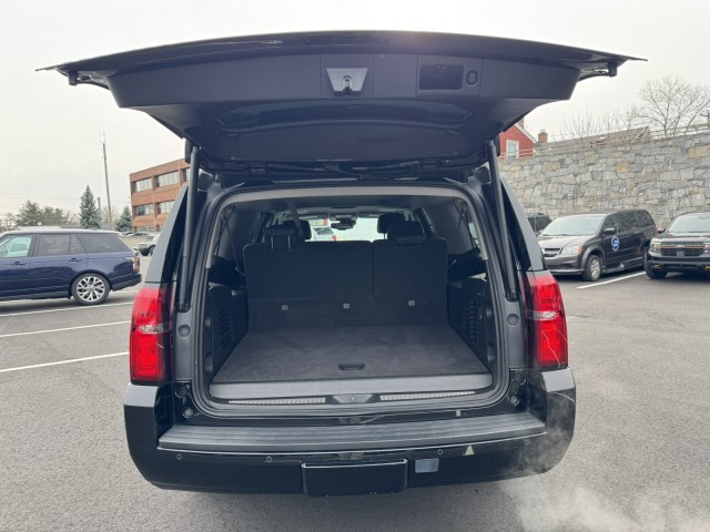 2017 Chevrolet Suburban LT Midnight with Center Bench 23