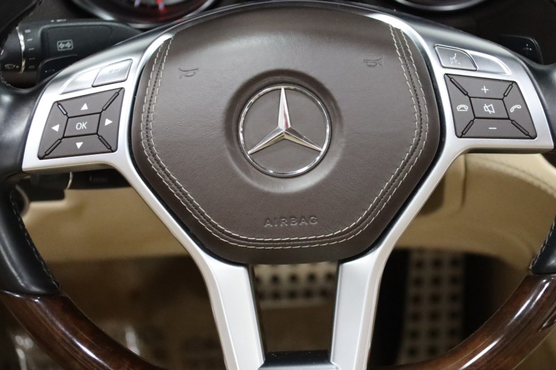 2013 Mercedes-Benz SL550 AMG Sport 2dr Convertible in , 