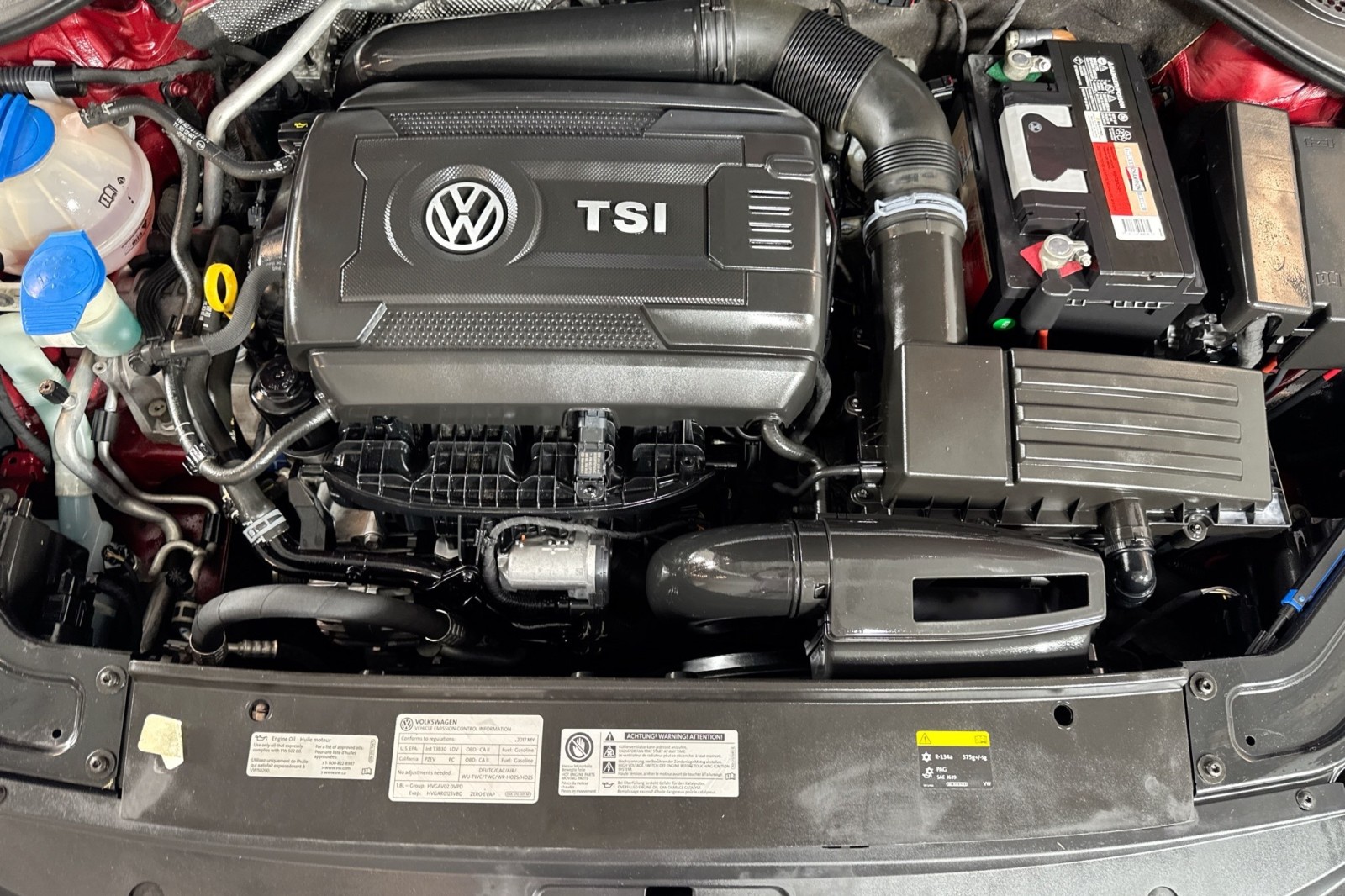 Used 2017 Fortana Red Volkswagen R-Line w/Comfort Pkg image 28