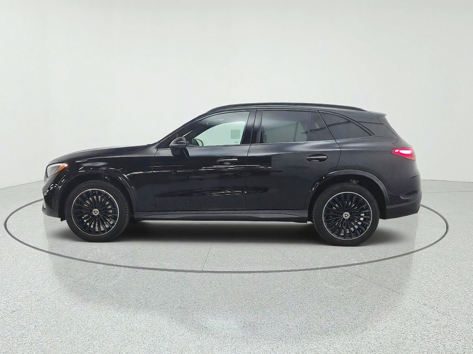 New 2027 Black Mercedes-Benz GLC 300 SUV image 8