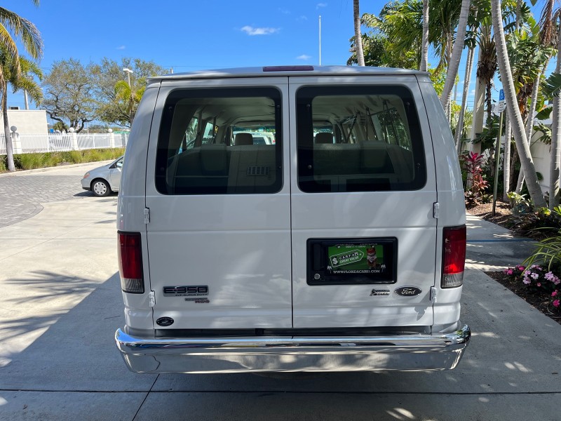 2010 Ford Econoline Wagon 15 PASS XLT LOW MILES 75,859 in , 