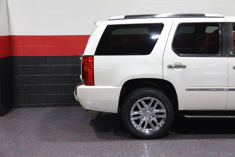 2011 Cadillac Escalade AWD 4dr Suv in , 