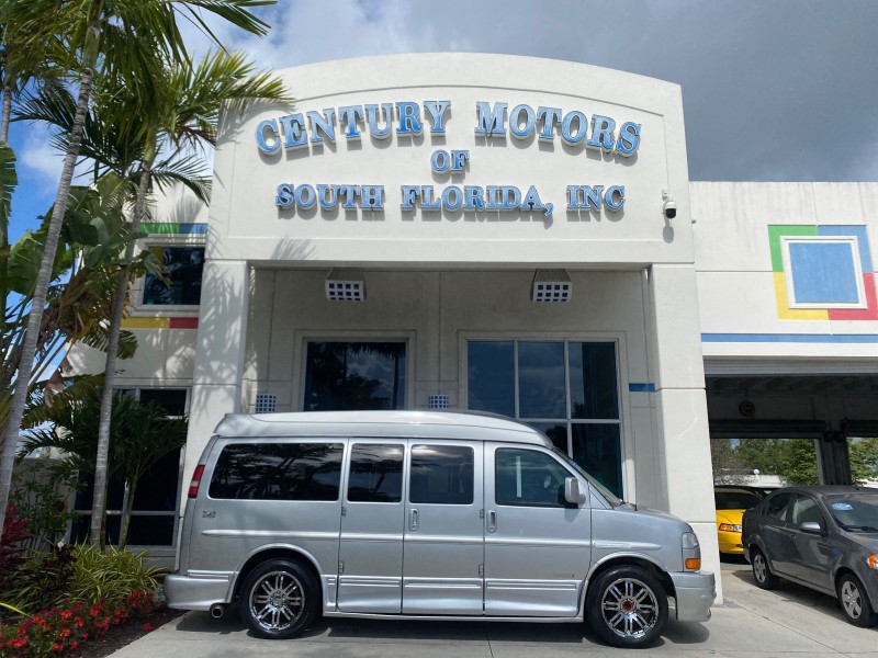 2013 GMC SAVANA HI TOP CONVERSION HANDICAP LIFT LOW MILES 24,857 in , 