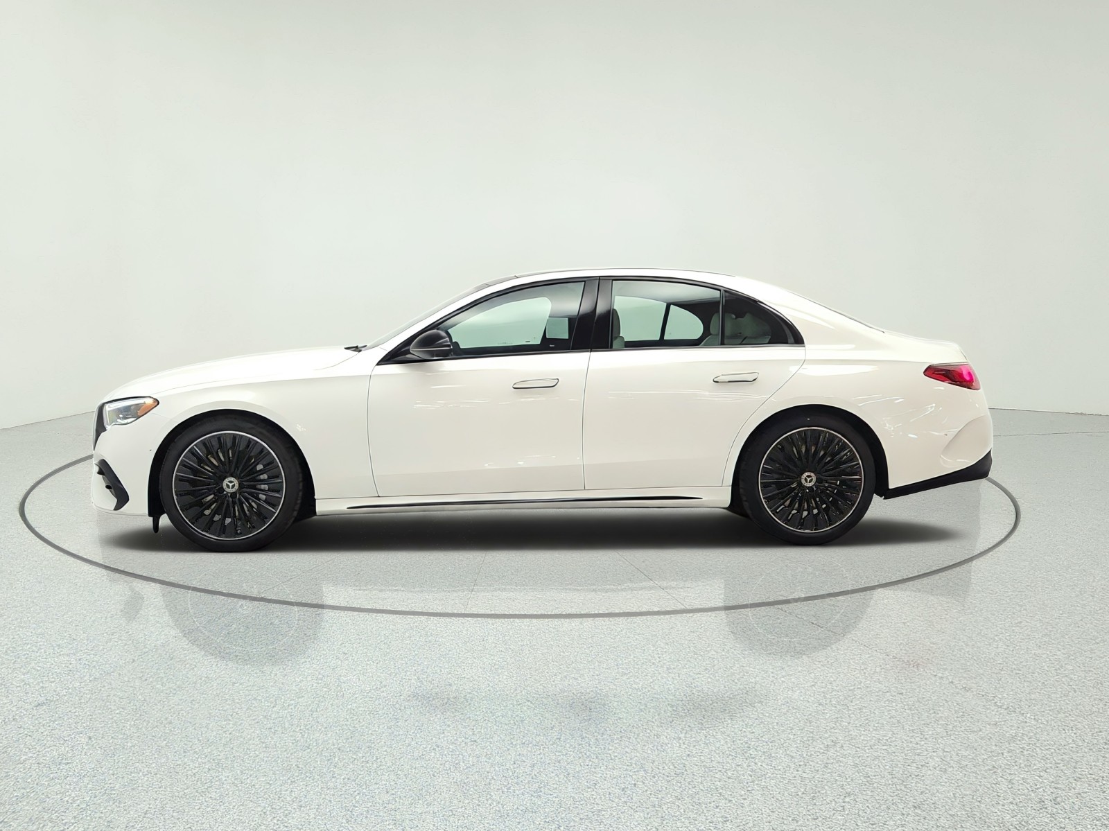 New 2027 Polar White Mercedes-Benz E 450 4MATIC® Sedan image 8
