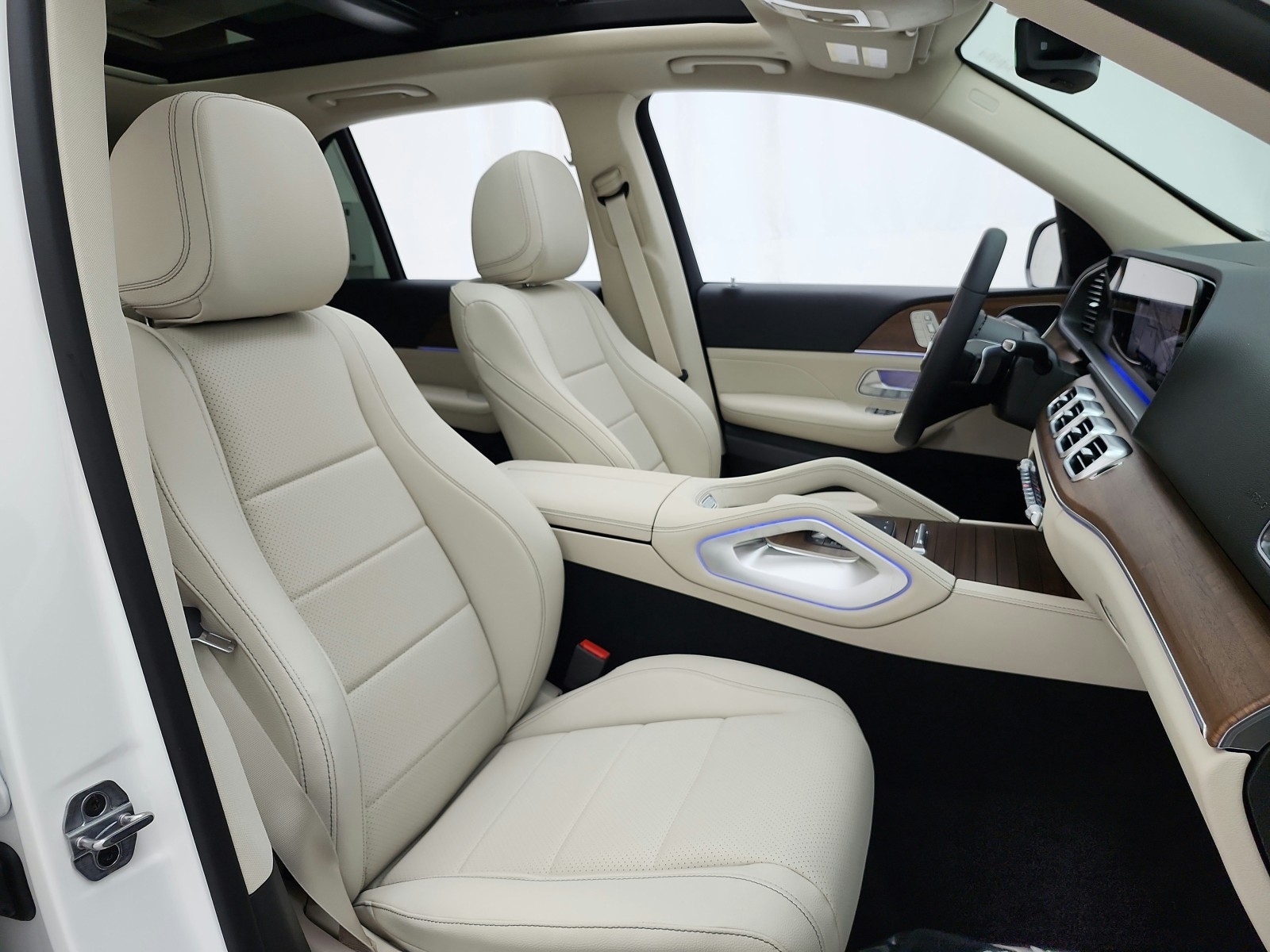 New 2026 Polar White Mercedes-Benz GLE 450 4MATIC® SUV image 15