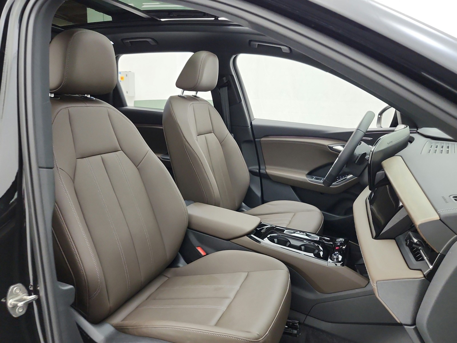 Used 2025 Mythos Black Metallic Audi Premium Plus RWD image 21