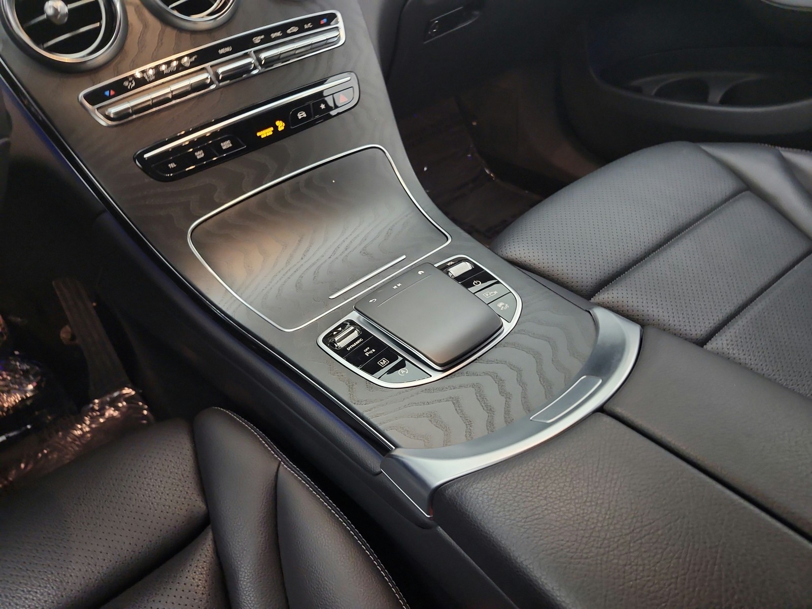 Certified Used 2022 Polar White Mercedes-Benz GLC 300 SUV image 16