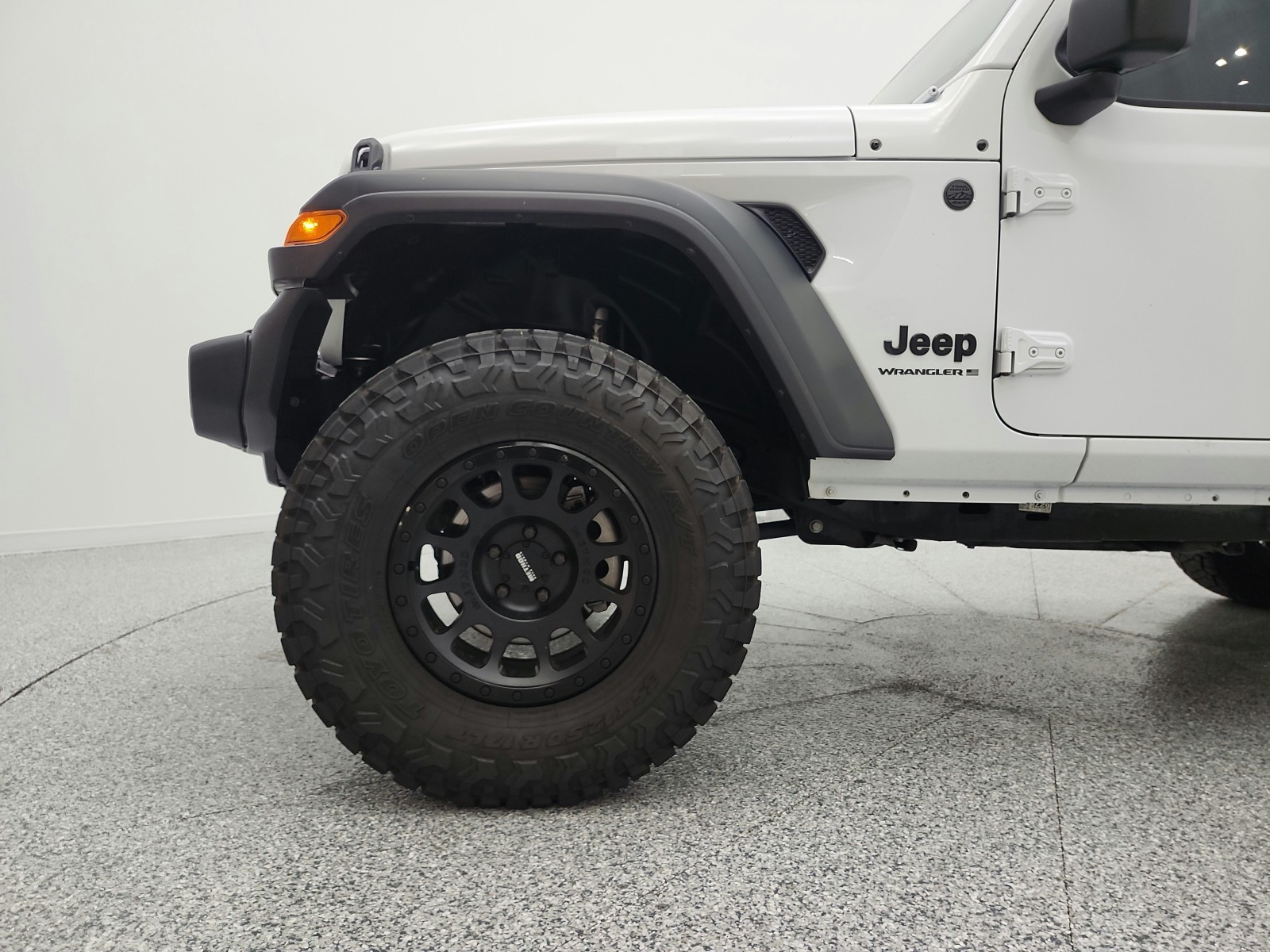 Used 2024 Bright White Clearcoat Jeep Sport S image 21